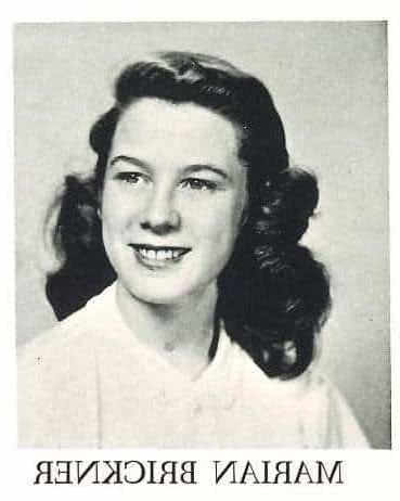 1954年，玛丽安·布里克纳高中毕业纪念册上的照片